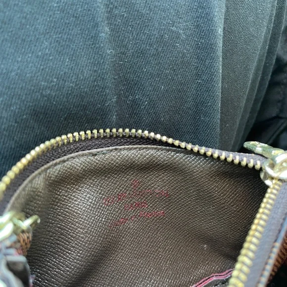Louis Vuitton coin purse. - Picture 4 of 5